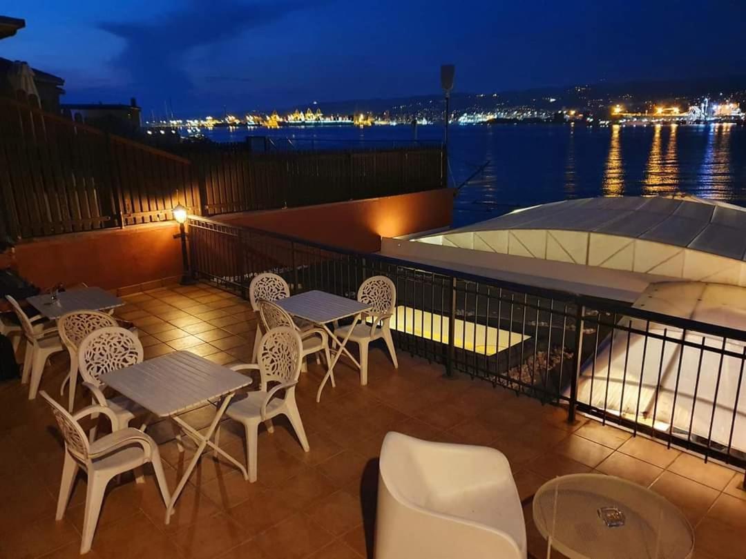 Hotel La Bussola Múggia Eksteriør bilde